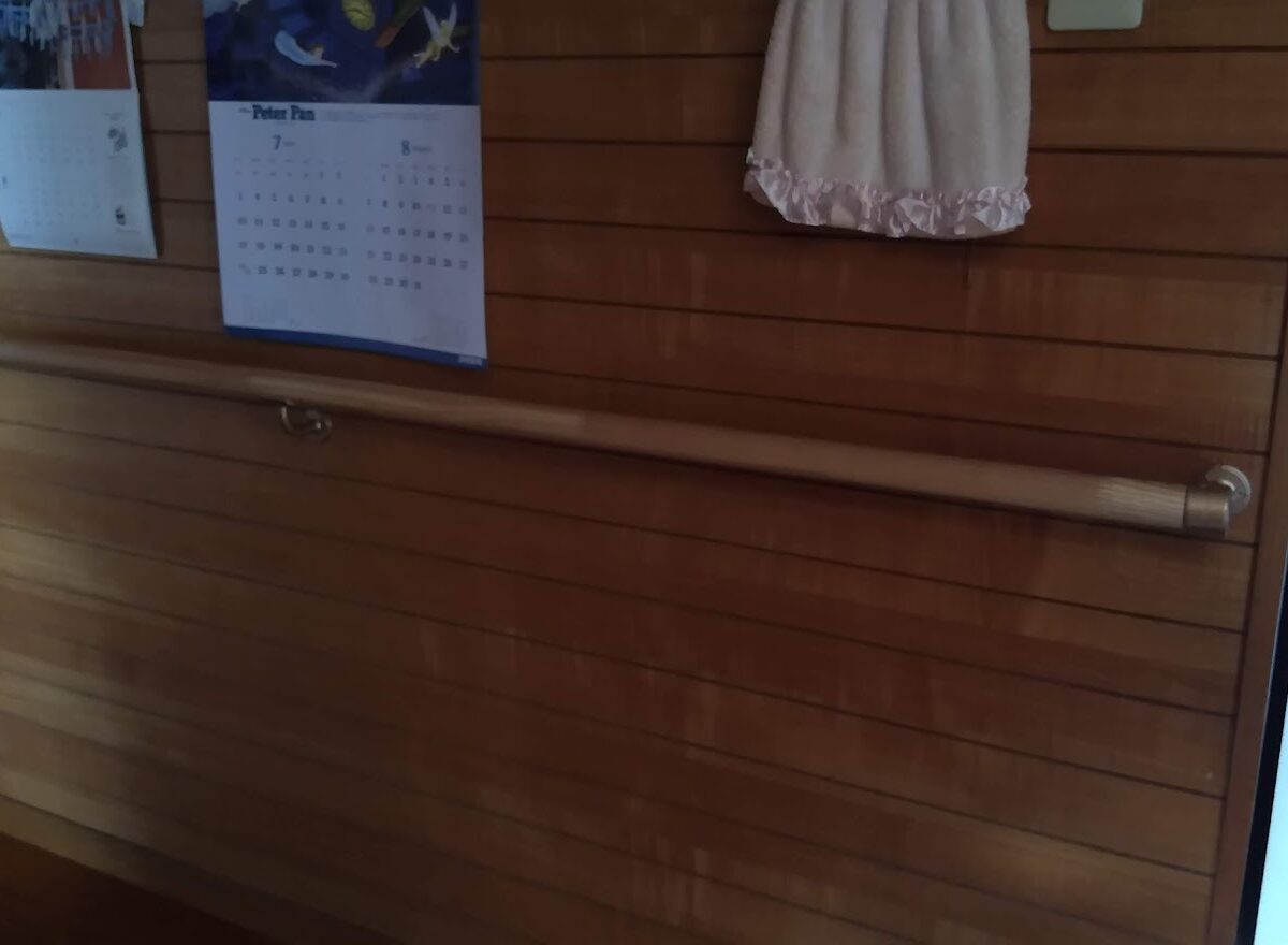 廊下に手すり設置　日高市