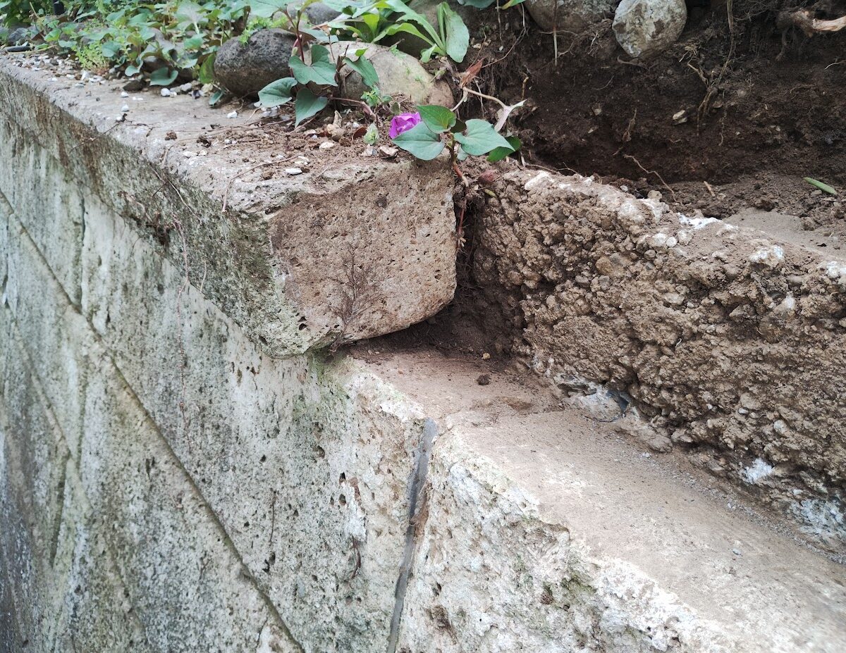 大谷石笠木の現状回復工事 日高市