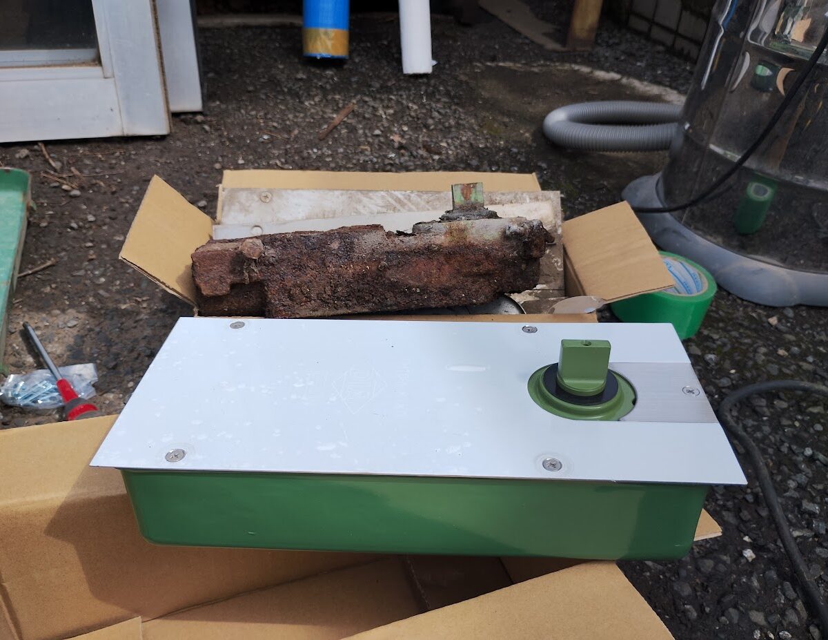 フロアーヒンジ交換 川越市